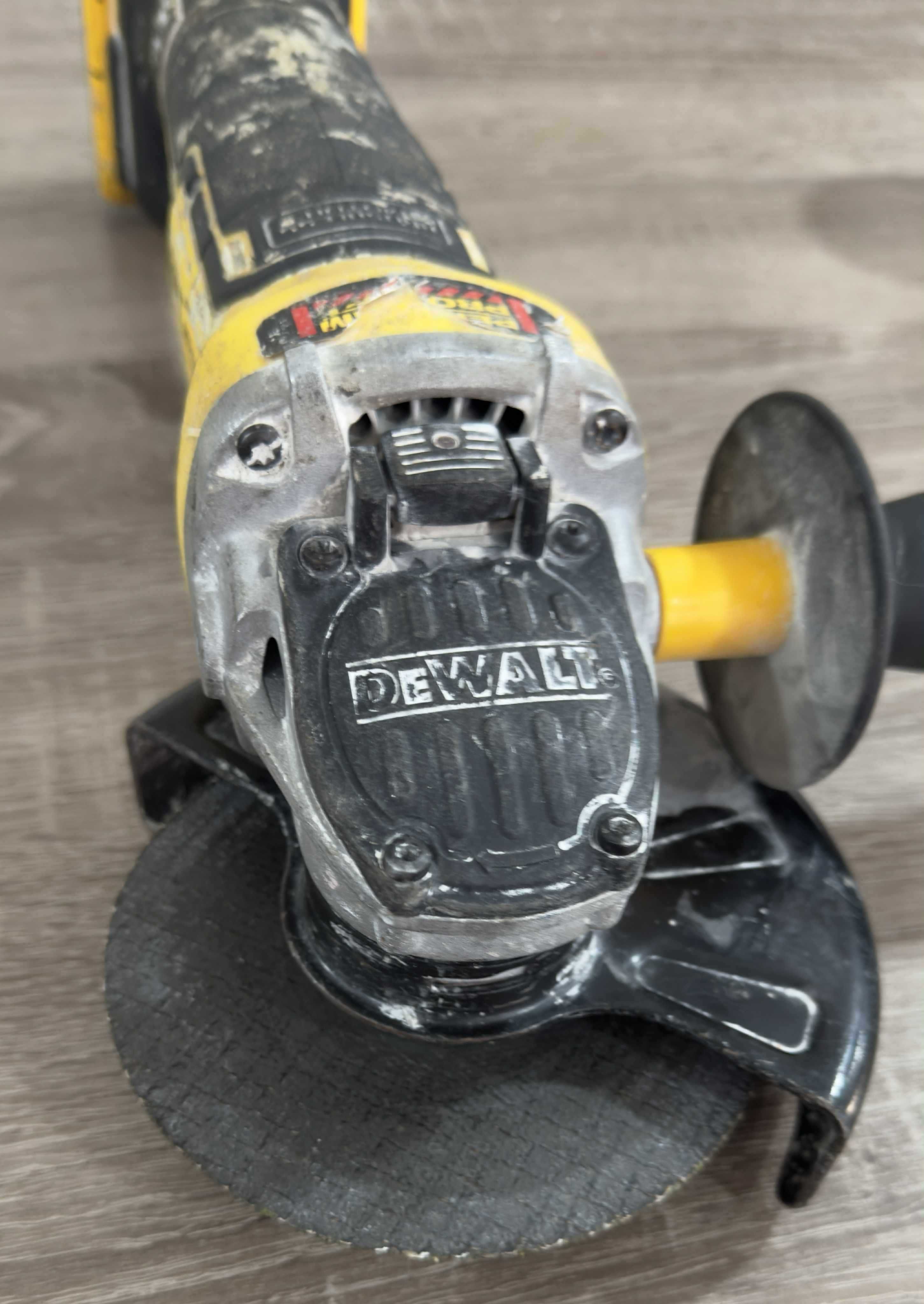 Ъглошлайф DeWALT DCG405