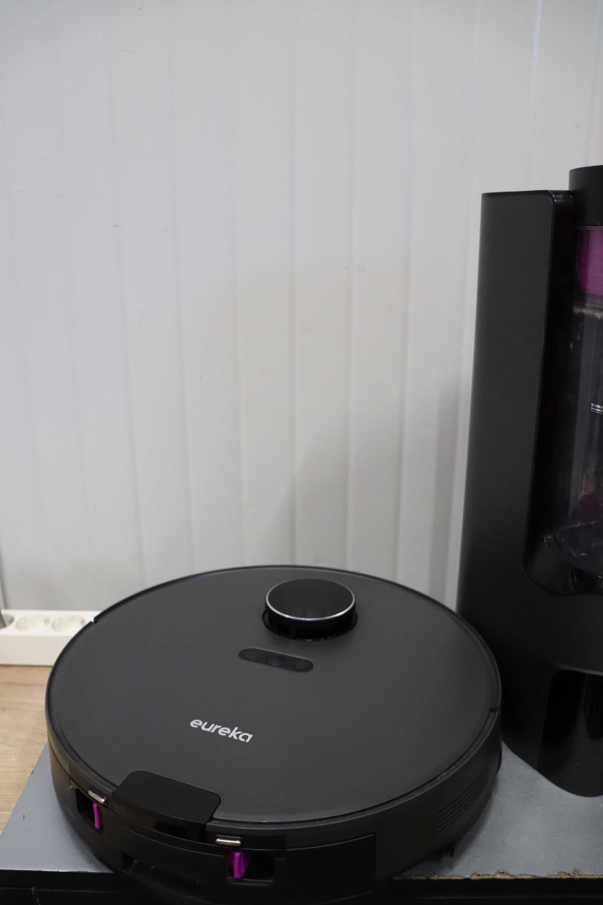 Прахосмукачка робот Eureka E10s, самоизпразваща се станция, с ДЕФЕКТ!