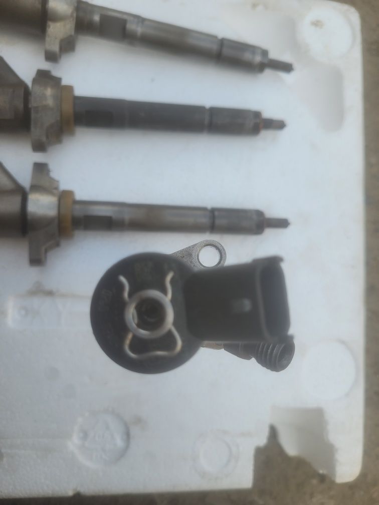 Injector Ford Focus 2 1.6 TDCI Diesel 81kw 110cp 2005