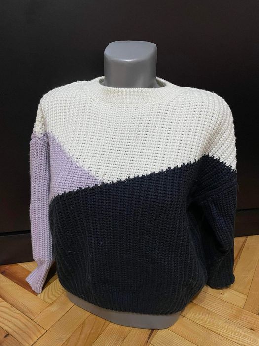 Дамски плетен пуловер