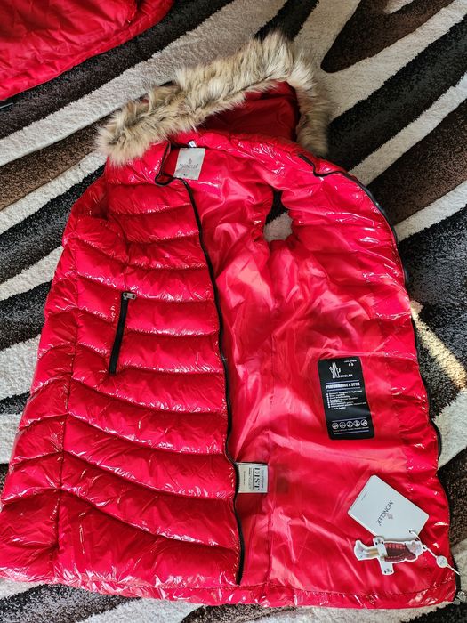 Елек тип Пухенка на Moncler
