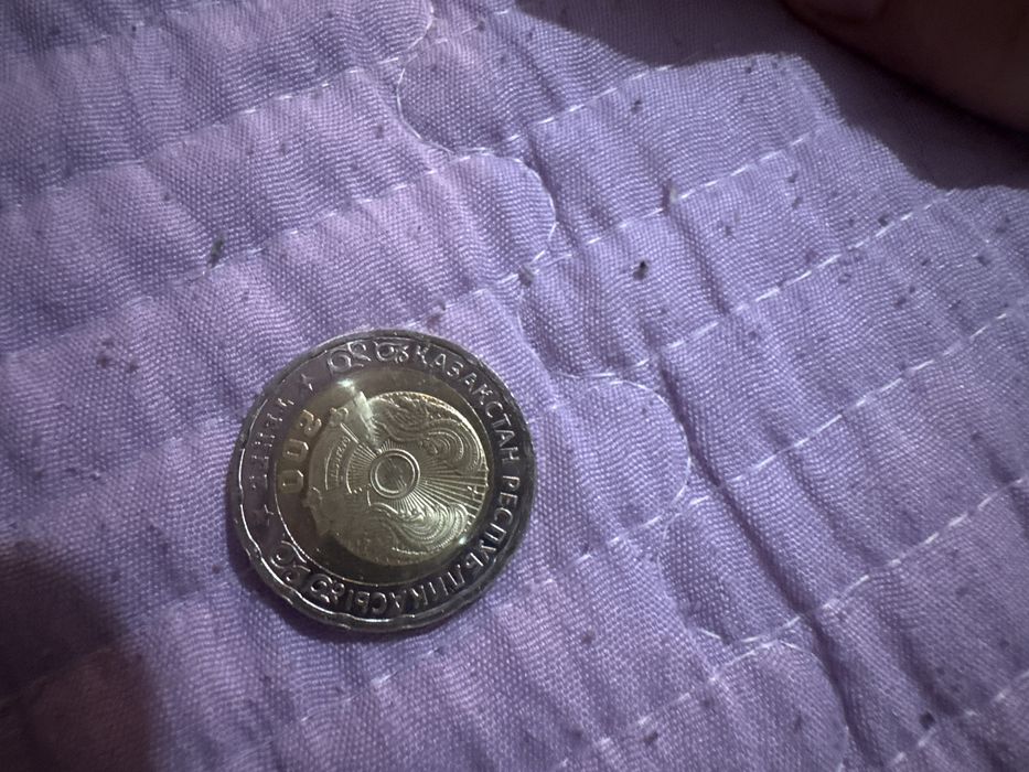 Продам монету 200 тг 80 лет великой победы лимитированная коллекция