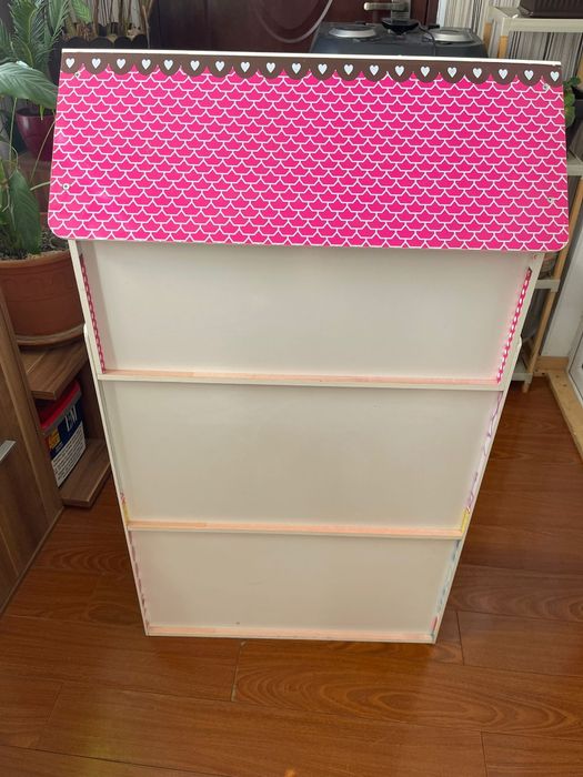 Casuta papusi din lemn