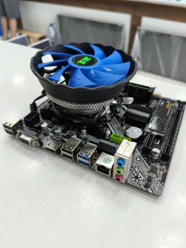 Комплект H61 i7-3770 DDR3 16GB 2x8 SSD 256GB