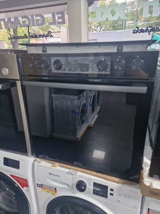 Фурна с керамичен плот за вграждане Gorenje 77 литра