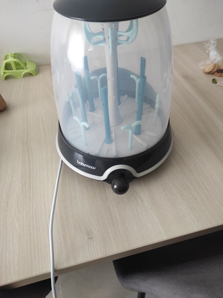 Sterilizator și uscător de biberoane