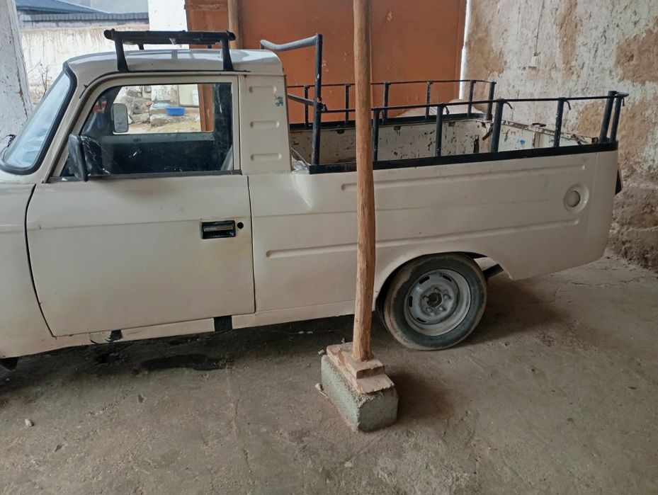 Maskvich AZLK yurib turibdi