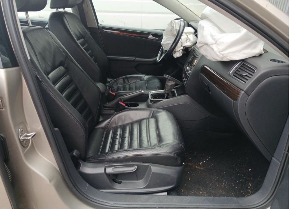 На части VOLKSWAGEN JETTA Vw 2015г 2.0Tdi 7 dsg CUU