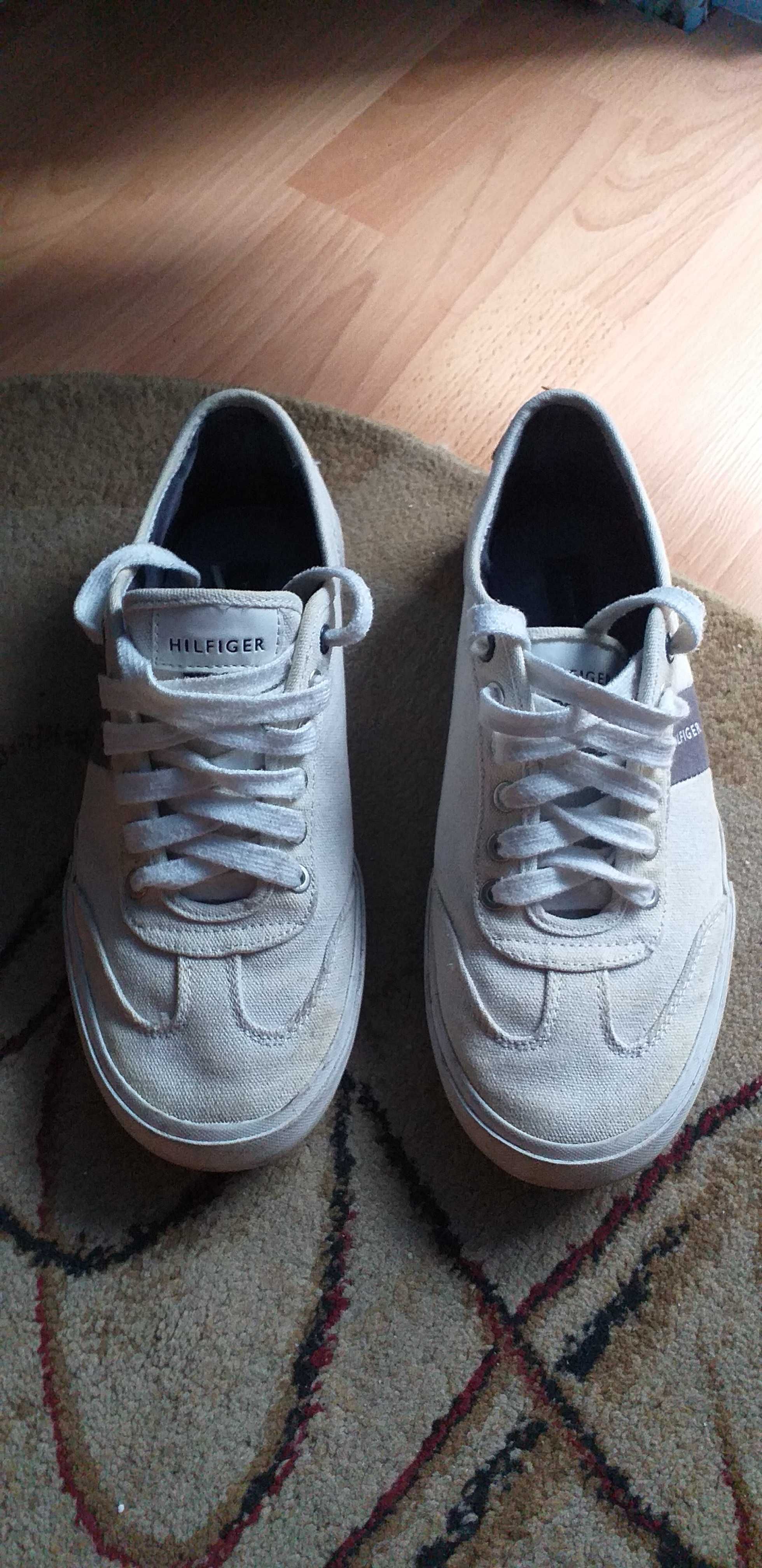 Pantofi sport originali Tommy Hilfiger mărimea 41 puțin utilizati