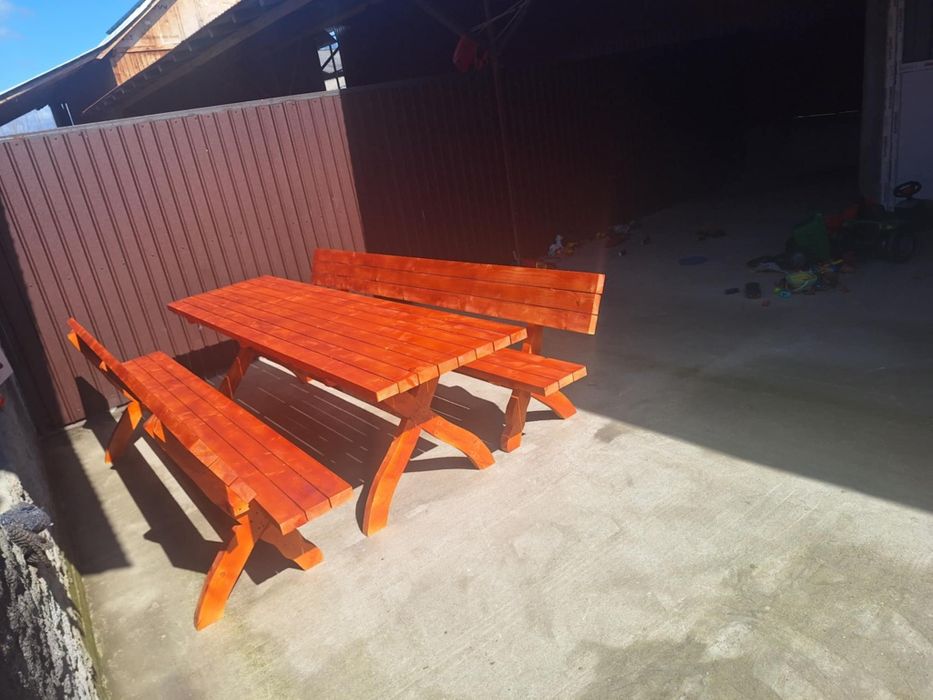 Vând mese rustice de gradina