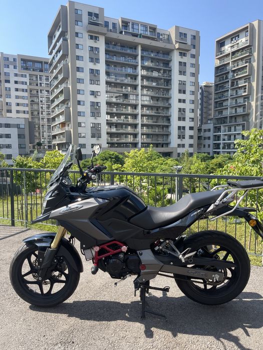 Motocicleta Daytona 200 Adventure