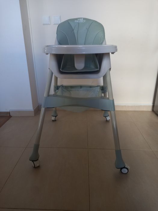 Vând scaun de masă copii.