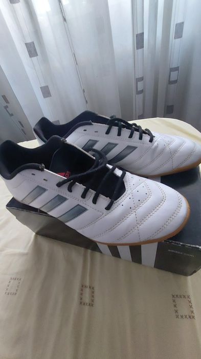 Vand Adidas marimea 43,5
