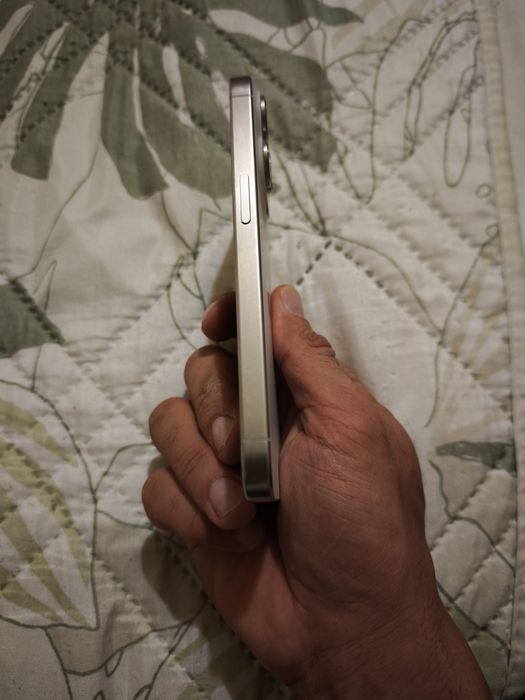 Iphone 15 pro, 128 gb, бял