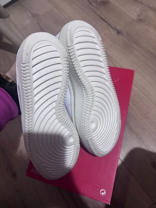 Nike 38,5 нови закупени от Англия