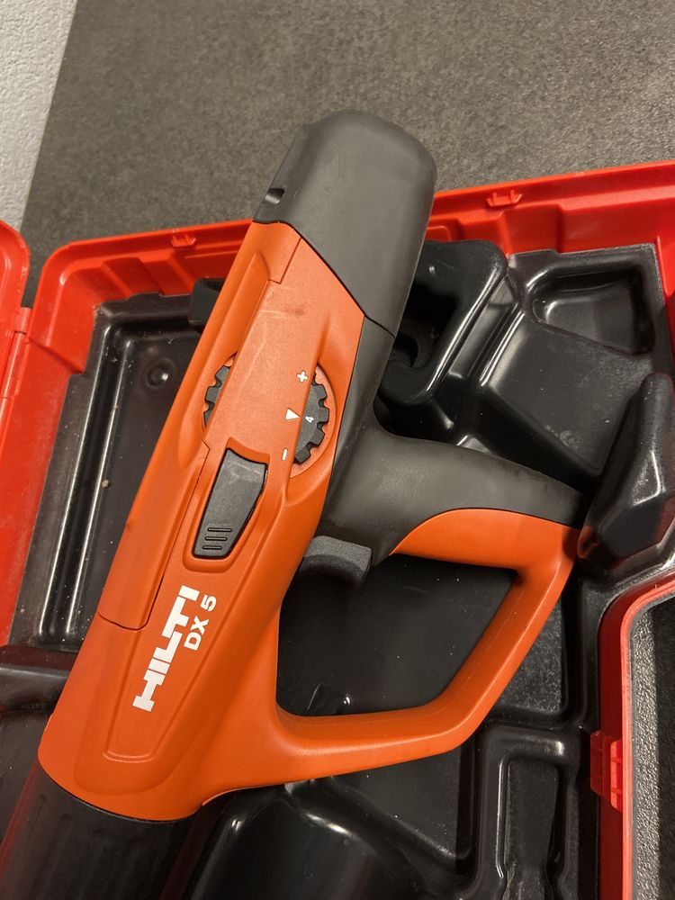 Hilti dx5 pistol batut vuie structuri profile metalice hale