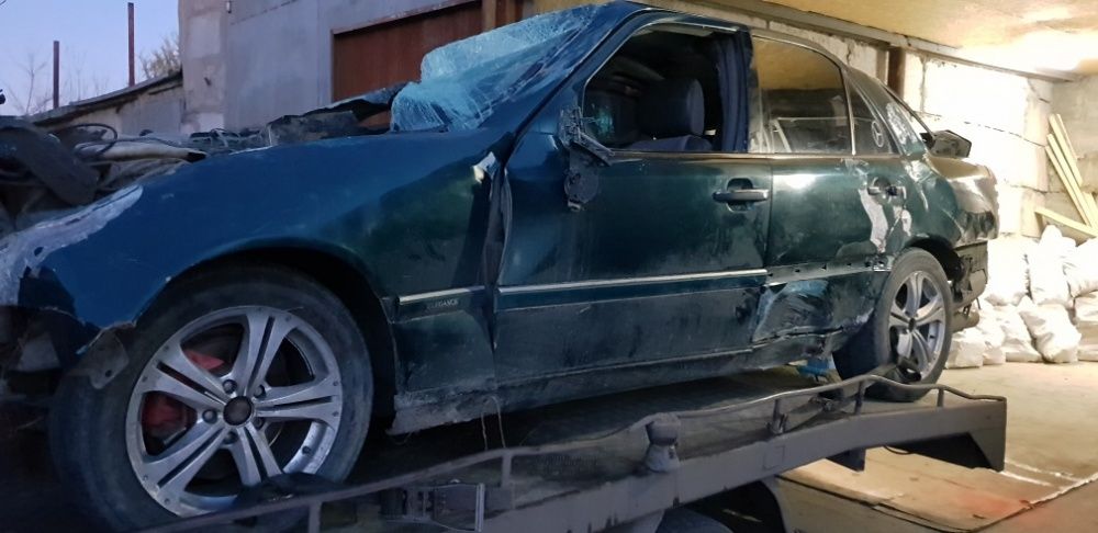 Мерседес С200 по запчастям