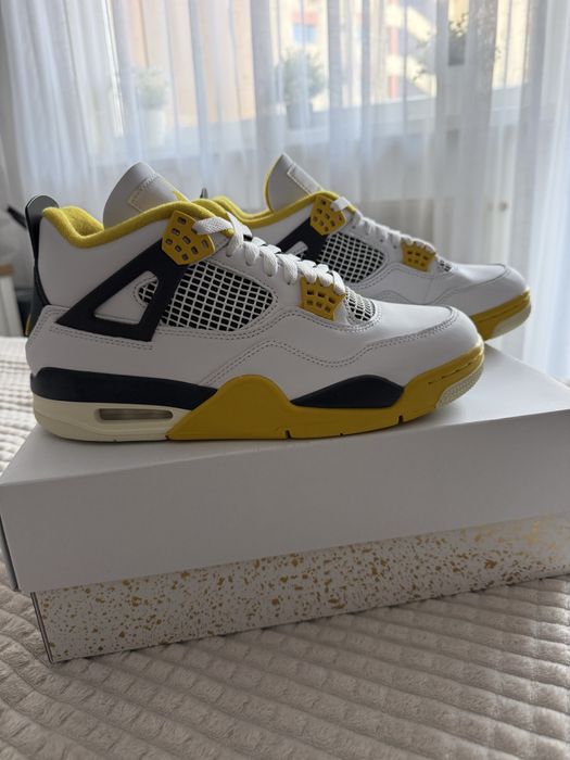 Air Jordan 4 marimea 42,5 noi, originali