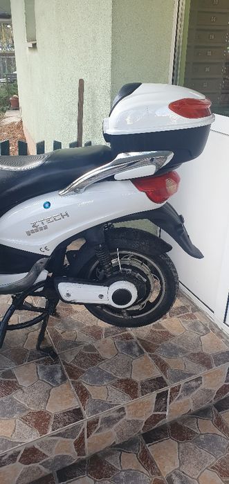 Scooter ztech yadea