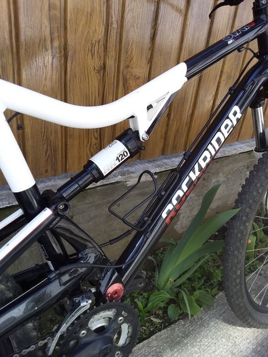 Bicicleta full suspension