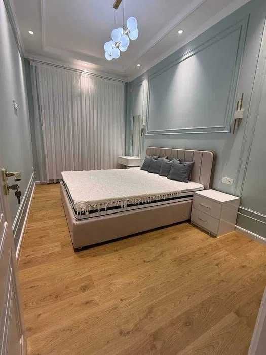 площадь — 48 м² 1-комнатная квартира в жилом комплексе Royal House ;
