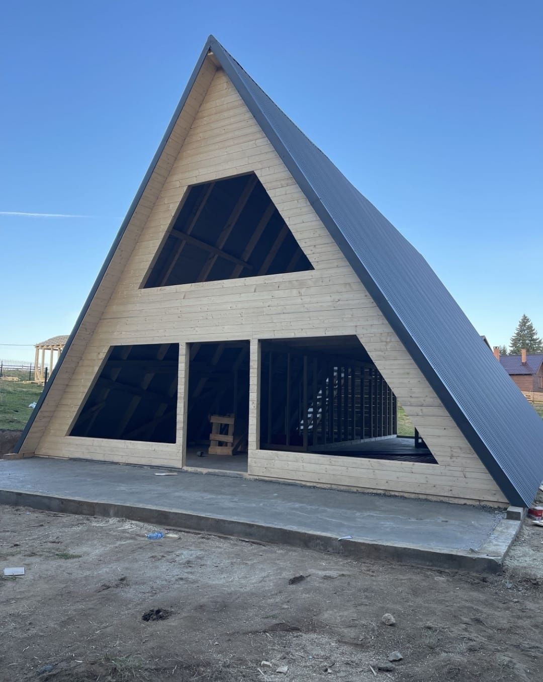 Facem cabane A-frame din lemn orice model