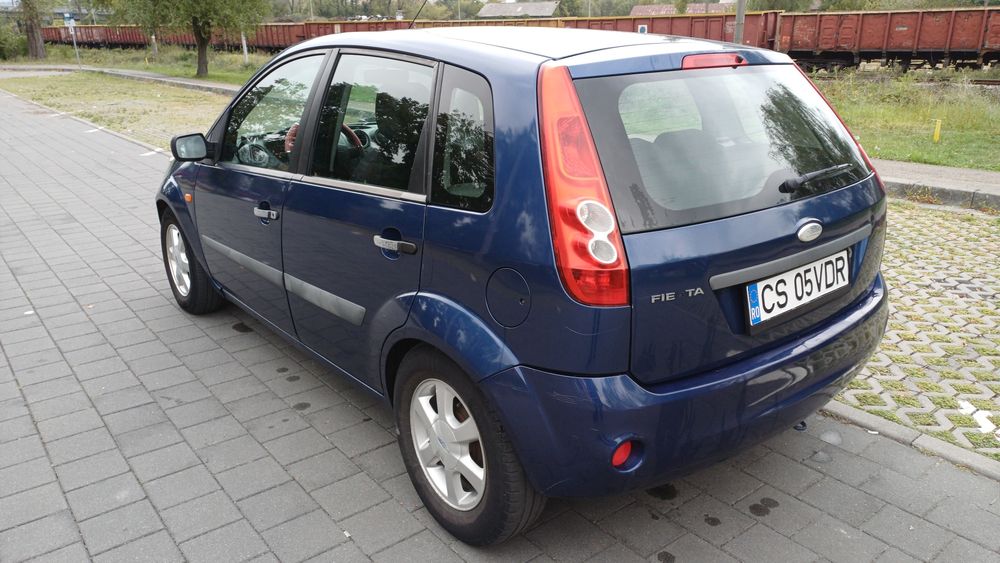 Vând Ford Fiesta (mk.6)  1.3 benzină  - model 2007