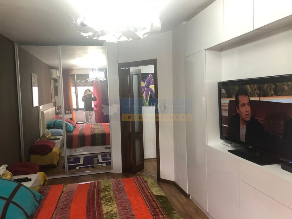 Продава се Тристаен апартамент в Бургас, Възраждане - 90 кв.м за 2222 €/кв.м - Снимка #6