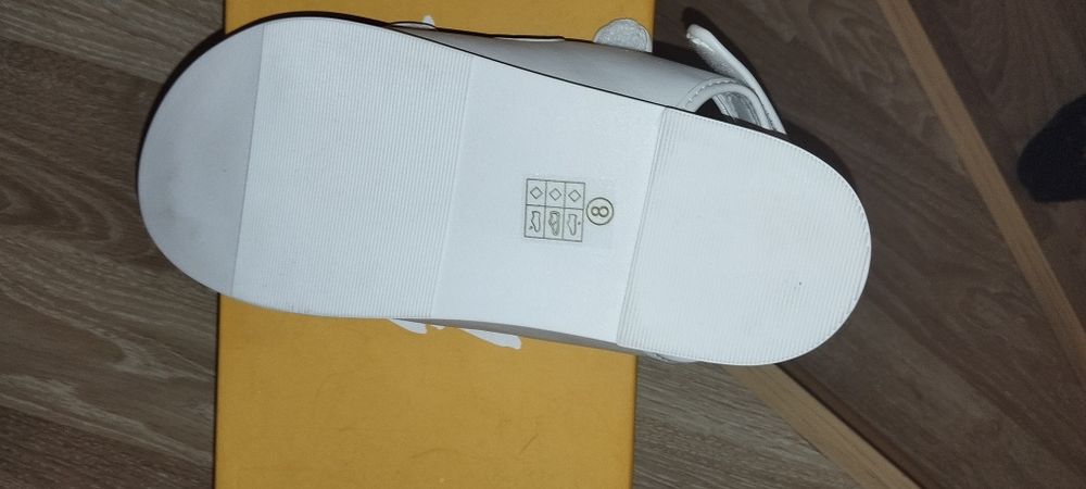 Нови дамски сандали естествена кожа