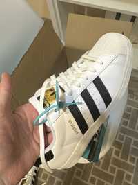 Adidas Superstar