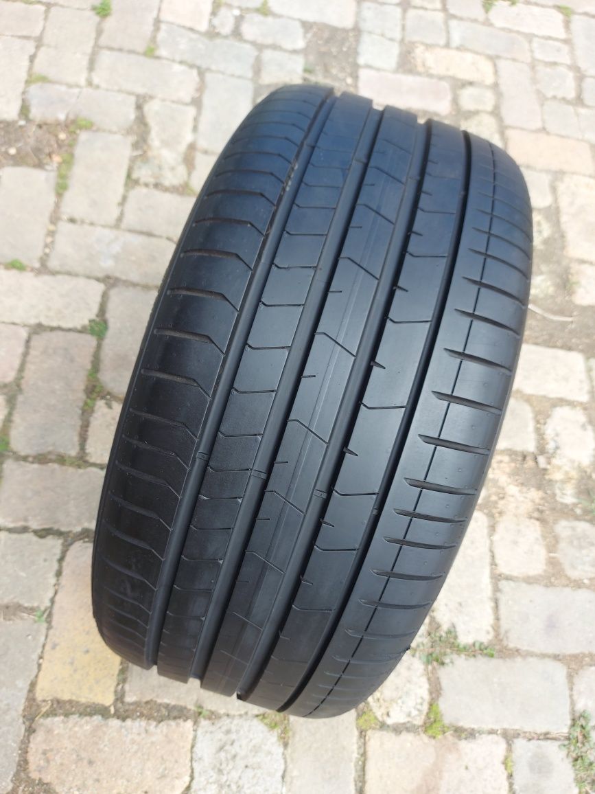 O bucată 275 35/45 R21 vară - una Pirelli Continental