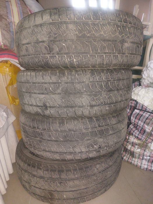 Зимние болони FAROAD 265/65R17 BRIDCESTONE 285/60R18
