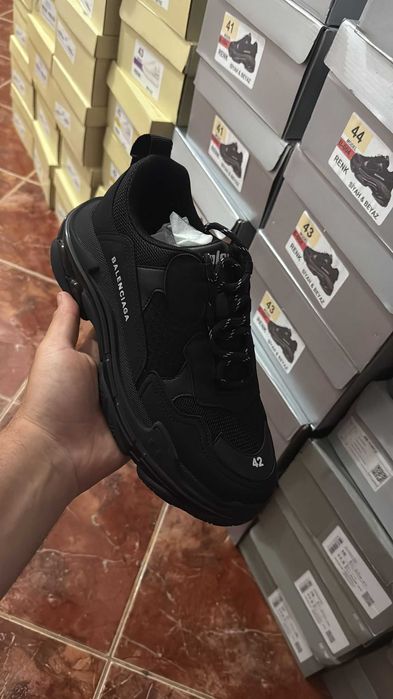 Adidasi Balenciaga, Versace, McQueen, Air Force 1