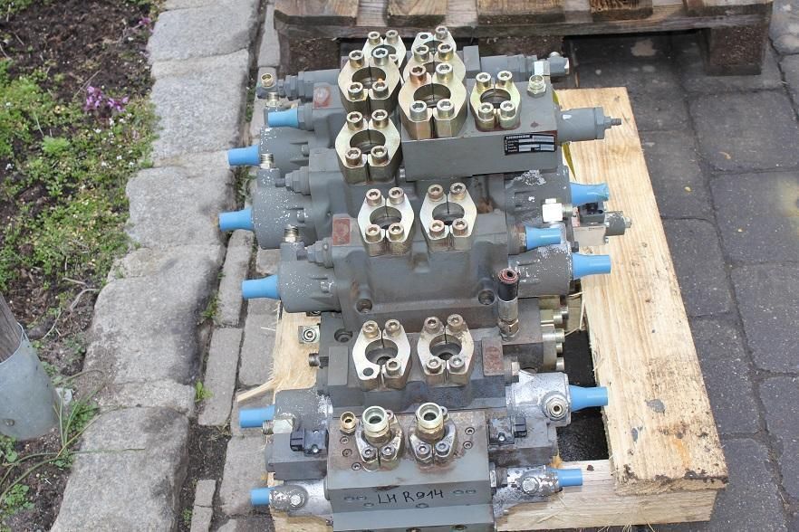 distribuitor hidraulic excavator jcb js210lc ult-014070