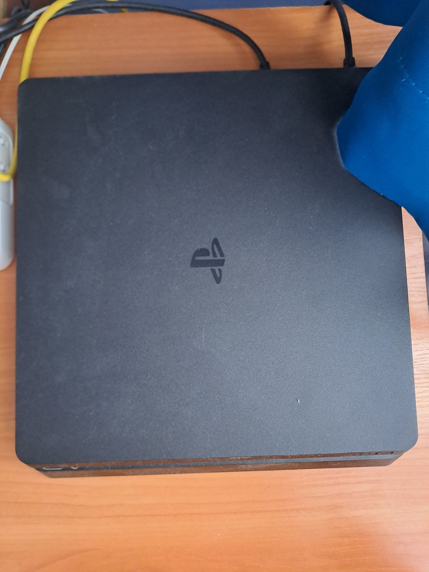 Playstation 4 slim