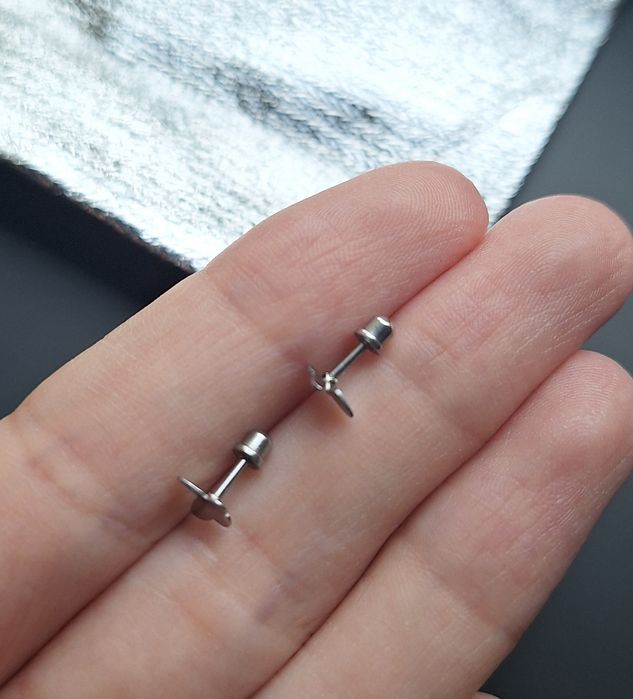 Обеци от медицинска стомана