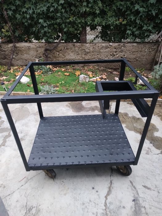 Количка за инструменти