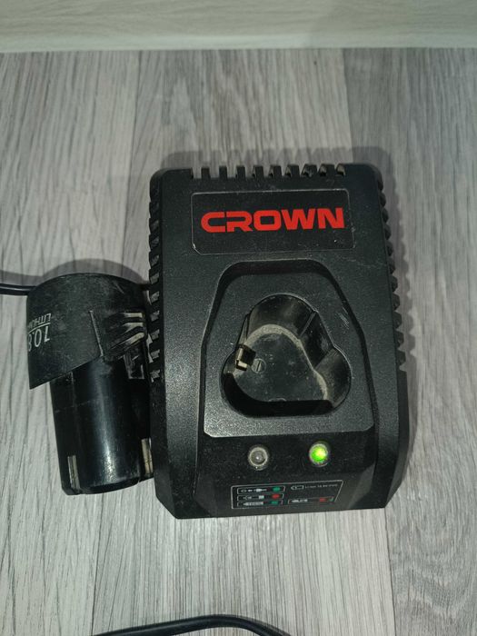 Продам зарядку Crown