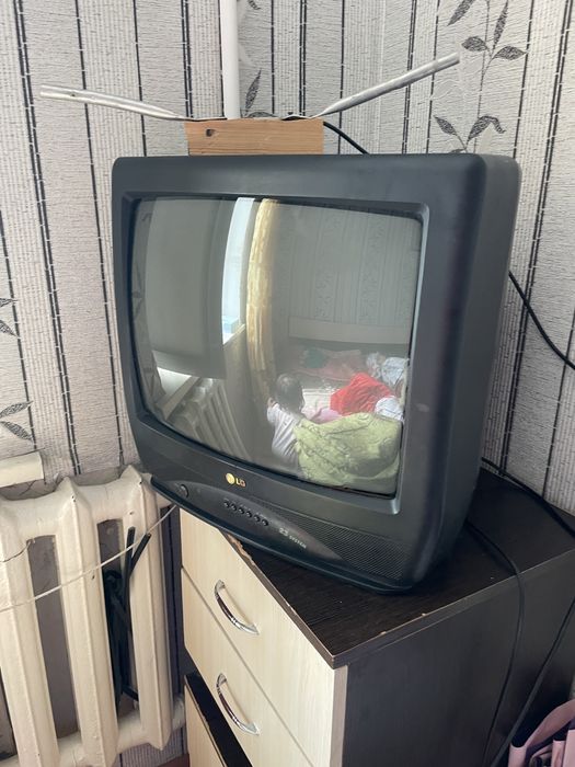 Продам телевизор