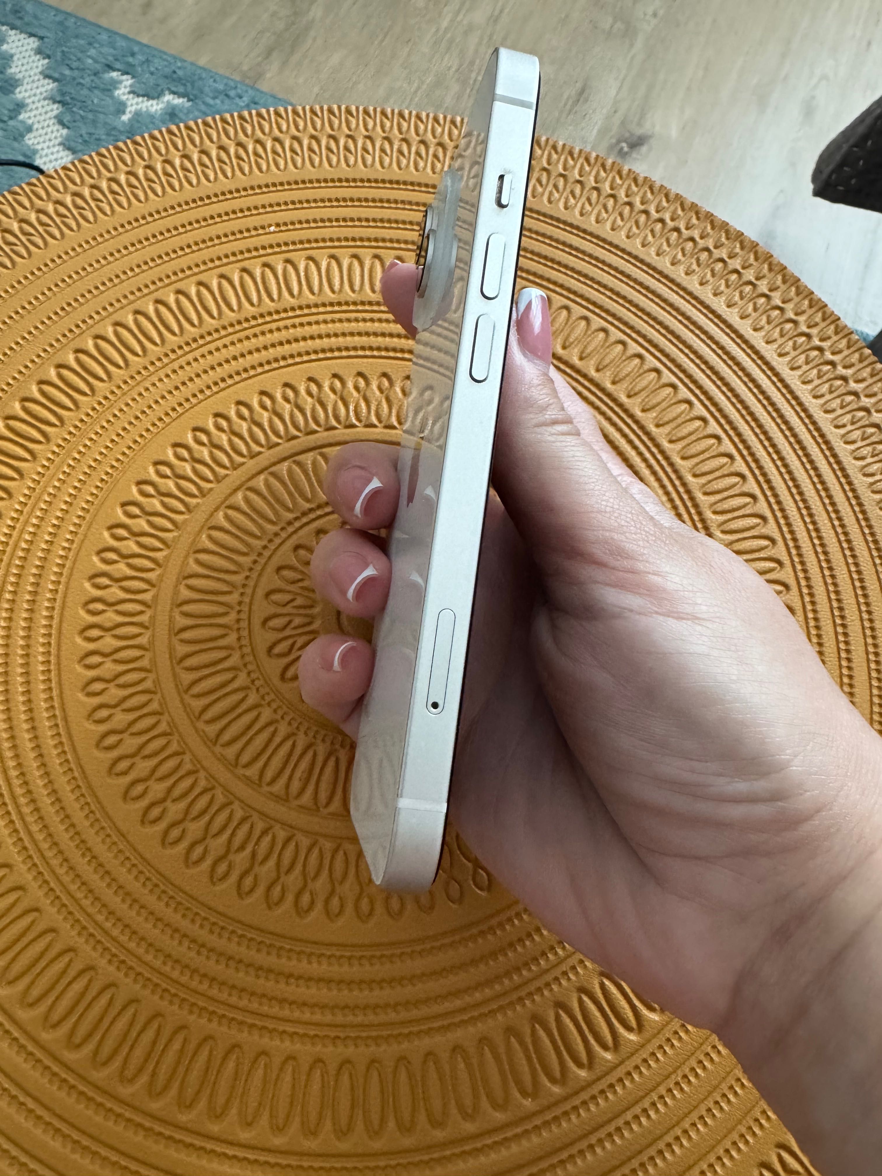 iPhone 14 în stare foarte buna