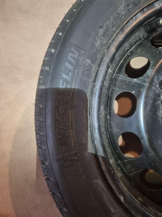 Janta otel 205 55 R16 cu anvelopa Michelin