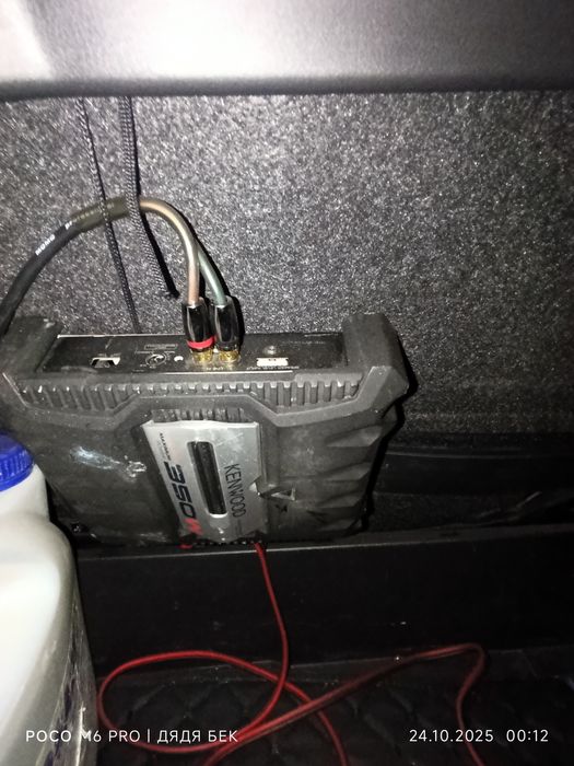 Продаётся сабвуфер в отличном состоянии, колонки BARRACUDA