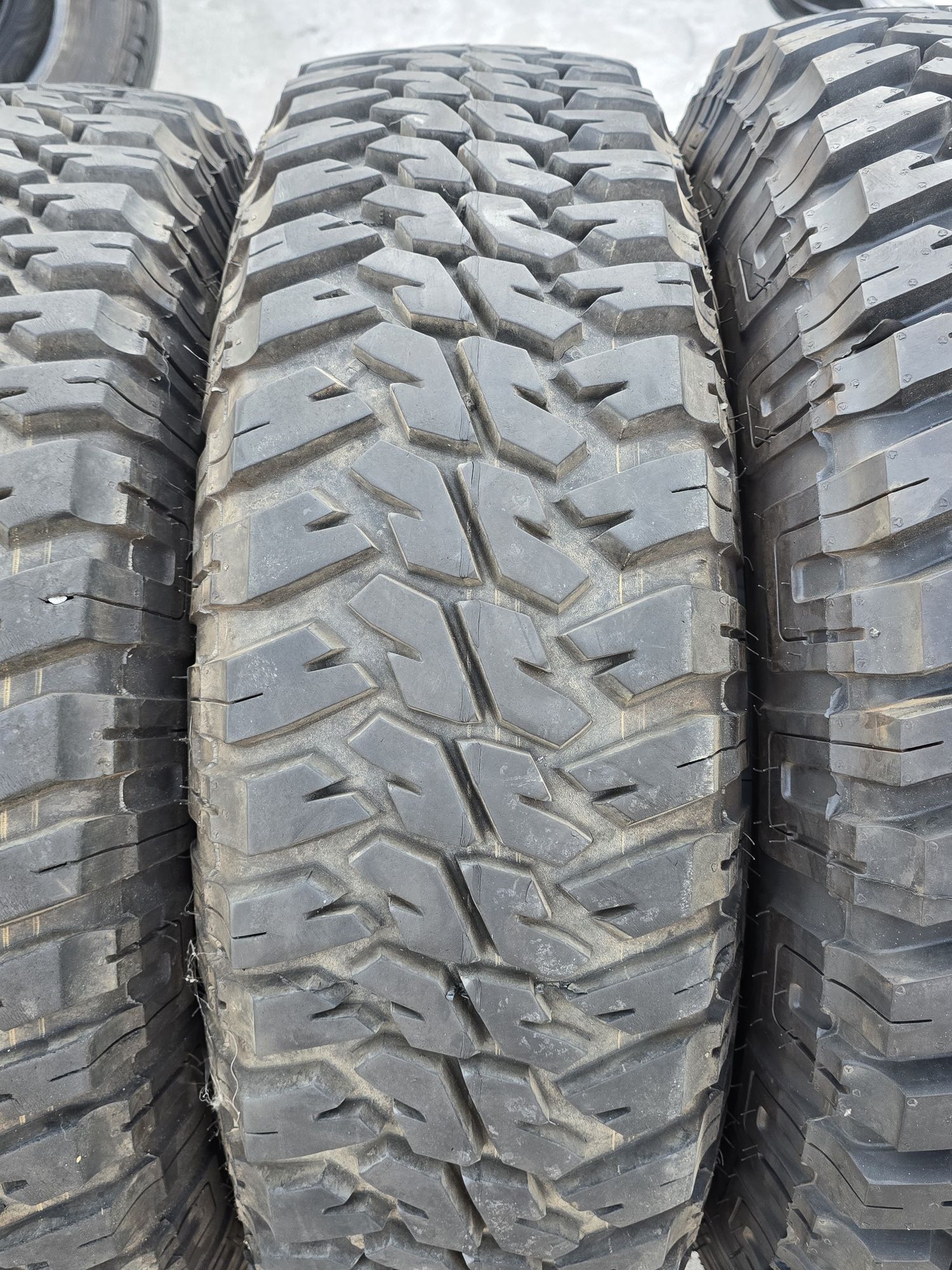 5 Броя 235/85/16 Goodyear 12mm