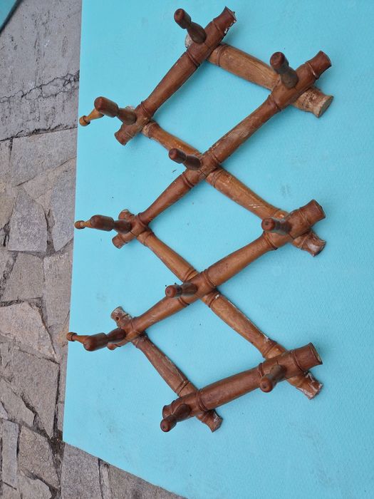 Стара дървена закачалка, разтегателна