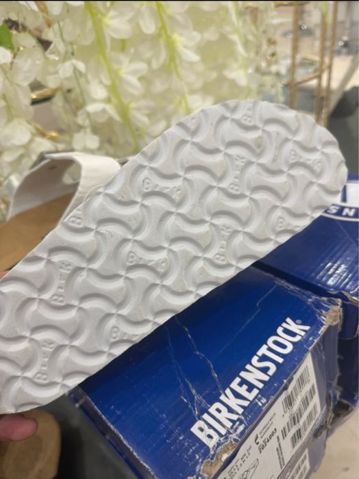 Papuci albi marimea 38
