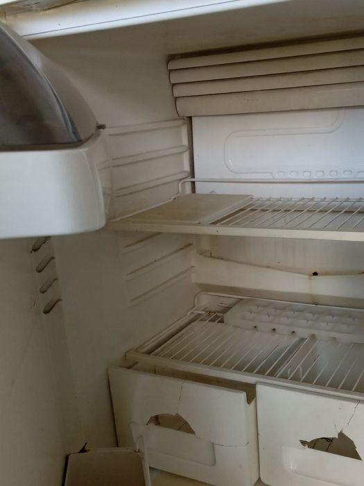 Холодильник сотилади идеальный холатда