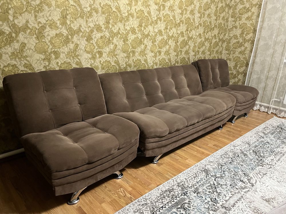 Продам диван с креслами