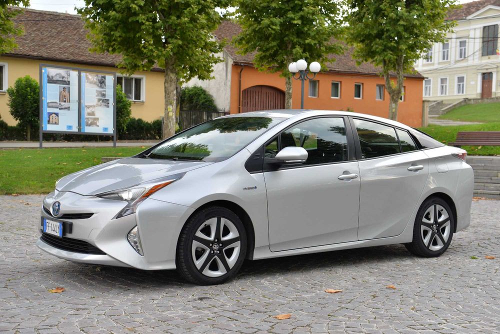 Toyota Prius 1.8 Hybrid Style