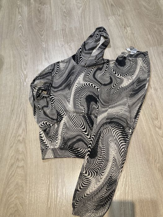 Спортен екип на h&m