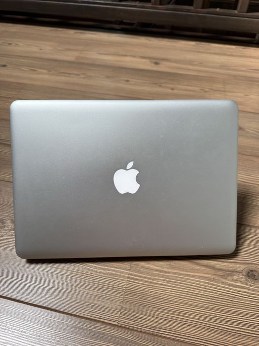 Apple Macbook Pro, mid 2012, IMPECABIL. Cutie originala inclusa